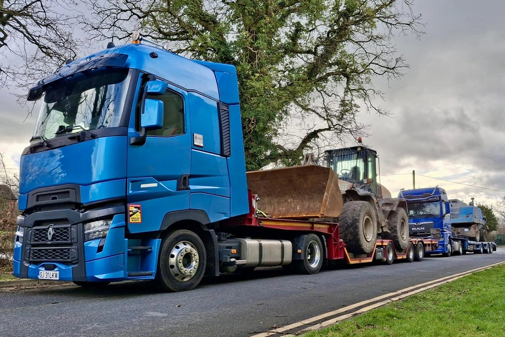 O mica parte din flota de transport agabaritic a companiei Ansian
