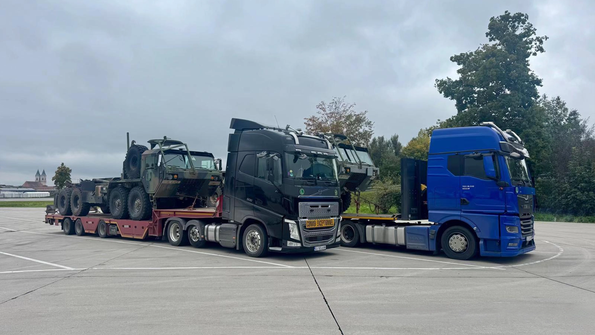 O mica parte din flota de transport agabaritic international ce apartine companiei Ansian