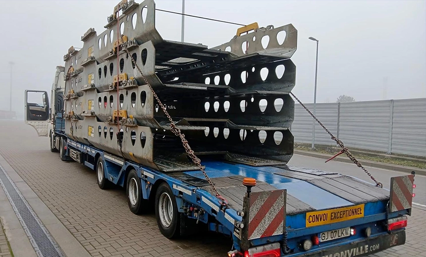 Transportam structuri metalice cu semi-trailere specializate