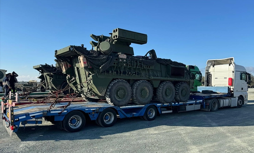 Echipamente militare transportate cu grija de catre ansamblele Ansian