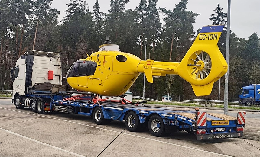 Transport de echipamente speciale cu semi-trailere speciale si camioane moderne